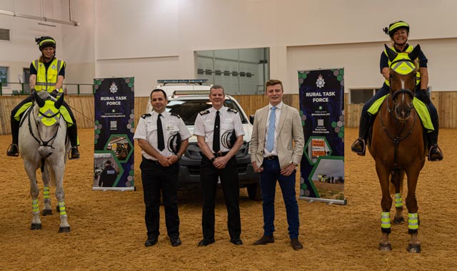 Photo of Deputy Police and Crime Commissioner Leo Hammond, Chief Constable, Supt Blackwood and two volunteers